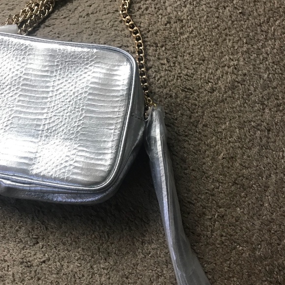 NWOT Victoria Secret Silver Metallic Crossbody Bag - Picture 6 of 8